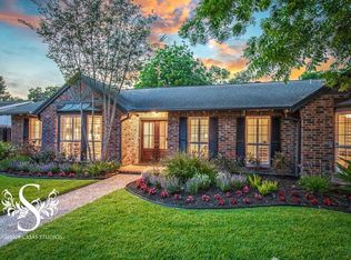 10718 Burgoyne Rd, Houston, TX 77042