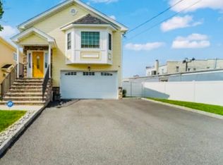 851 Lindegar St, Linden, NJ 07036
