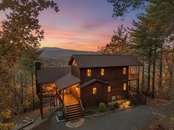 136 Oasis Dr, Blue Ridge, GA 30513