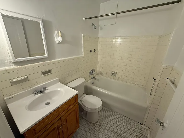 King Edward Annex Apartments — Photo 66