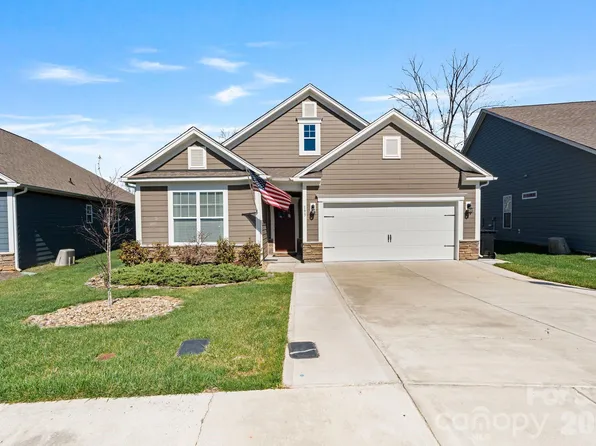193 Hanks Bluff Dr, Mooresville, NC 28117