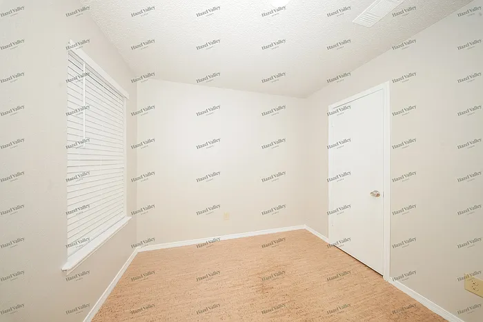 2133 Lonnie Ln — Photo 9
