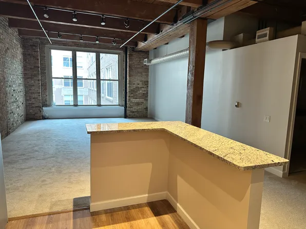 540 N Lake Shore Dr, Chicago, IL