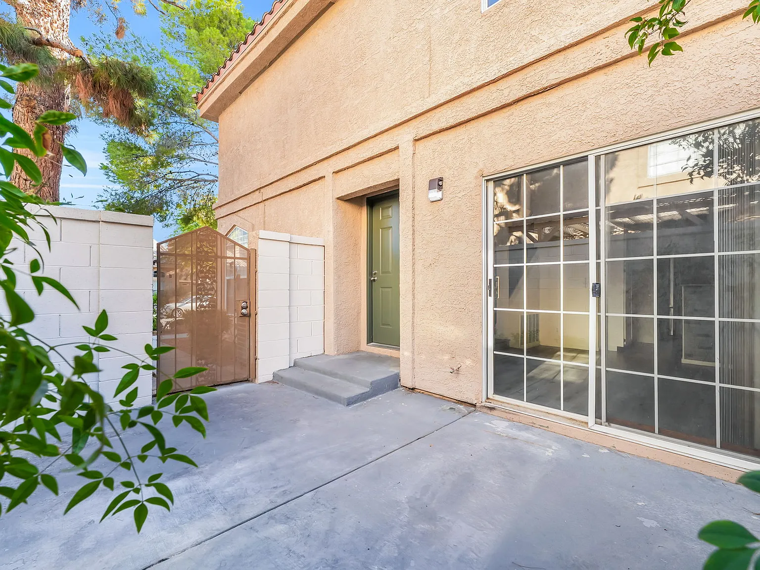 3 bed, 2.5 bath, 1541 sqft, $2,050 — Photo 4
