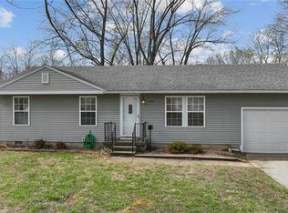 1008 S Elizabeth St, Nevada, MO 64772