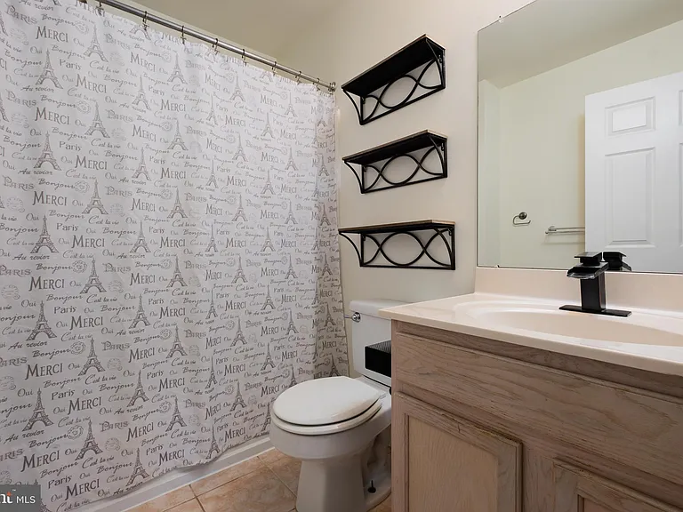3906 Grenwich Ln — Photo 22