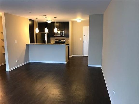2nd image of 1820 N Halsted St #401
