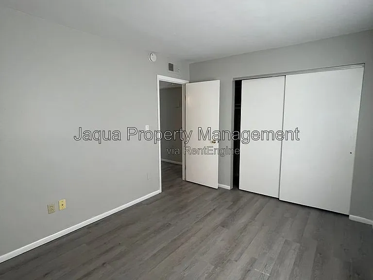 726 Garland Cir — Photo 9