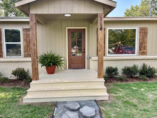 114 Lincoln St, Lonoke, AR 72086
