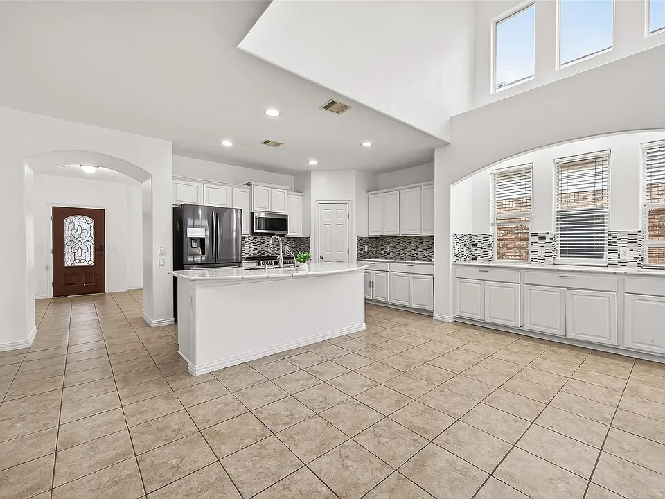 5519 Jay Thrush Dr