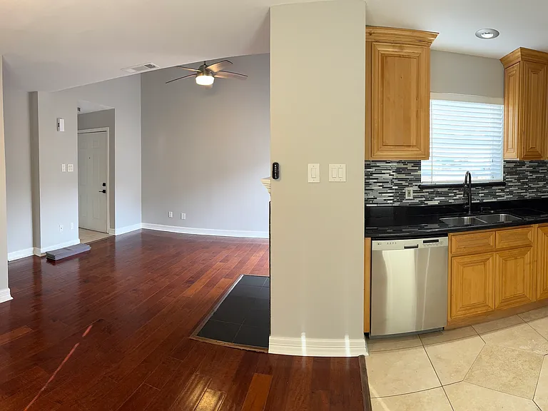 833 W Harwood Rd #F — Photo 35