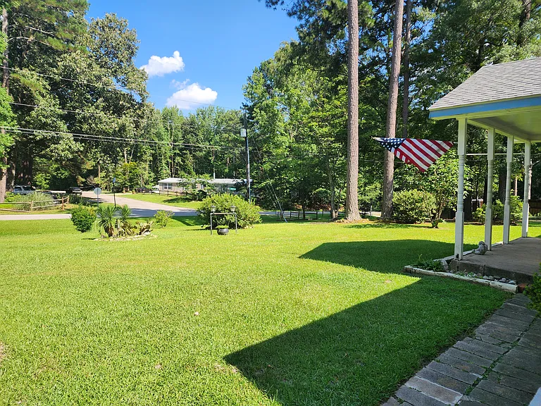 104 Royalty Ct — Photo 5