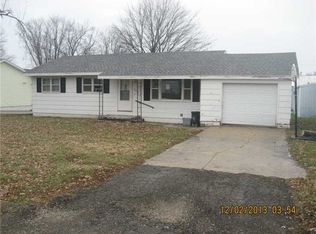 208 Water St, Center Point, IA 52213