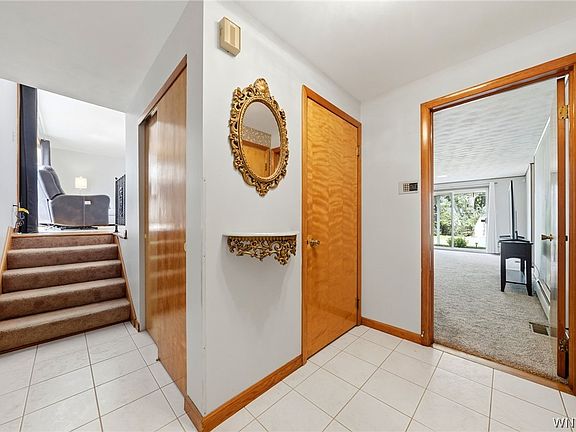 3rd image of 196 Claudette Ct