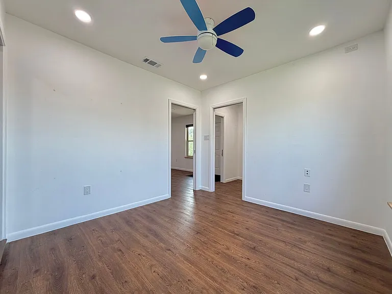 7103 Twin Crest Dr — Photo 18
