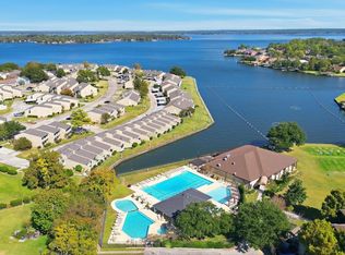 24 Lakeview Vlg, Montgomery, TX 77356