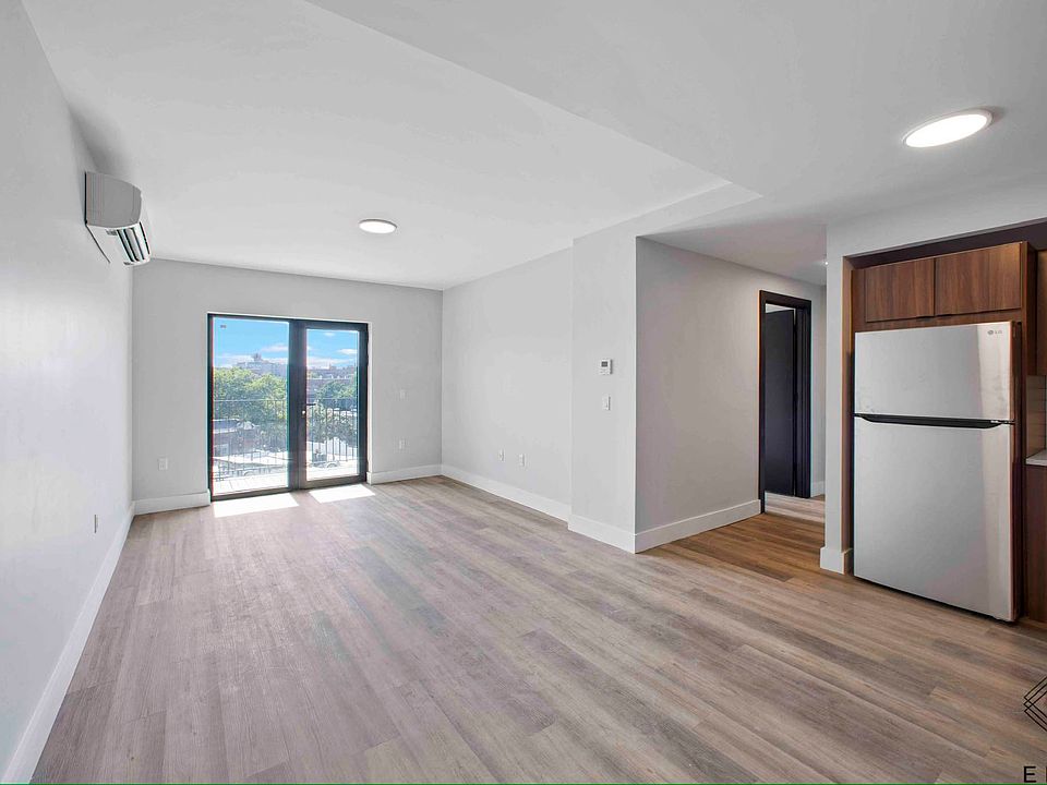 1st image of 1111 Foster Ave #508