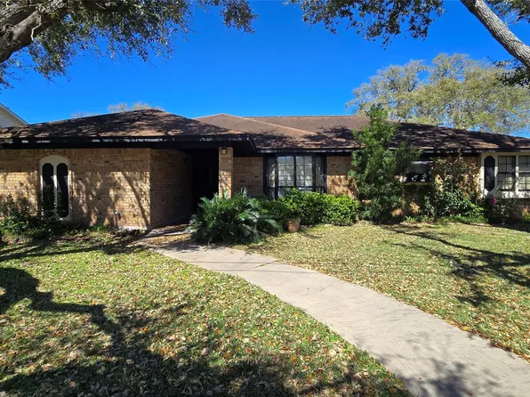 5000 Magnolia Ln, Bay City, TX 77414