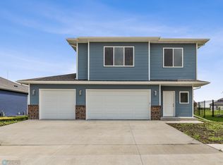 443 Hampton Dr, Moorhead, MN