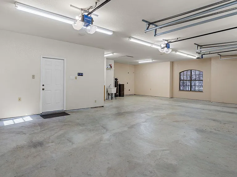 10808 Dedeke Dr — Photo 26