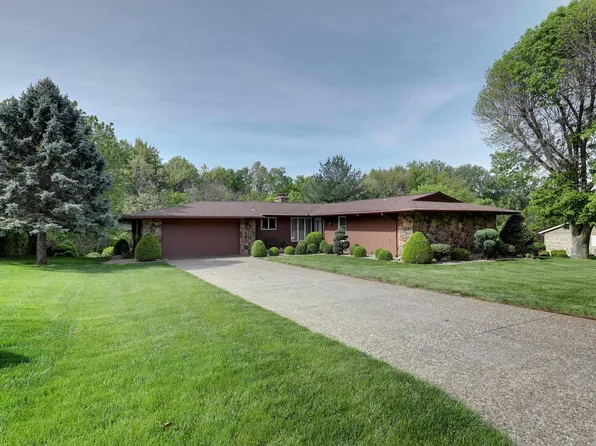 432 W Fairway Dr, Quincy, IL 62305