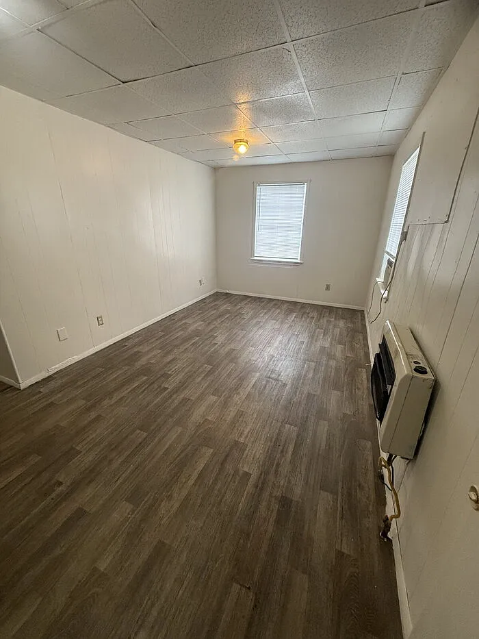 1 bed, 1.0 bath, $615 — Photo 2