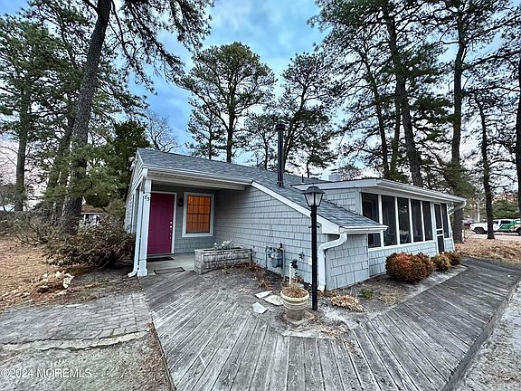 3rd image of 85 Holly Drive