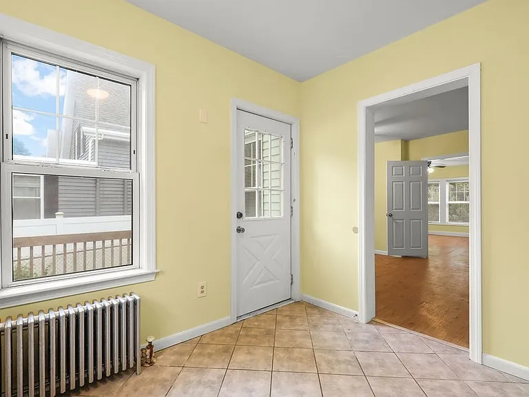 10 Cottage St #10 — Photo 14