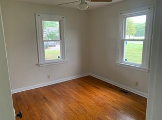 140 W Tydeman Ave, Roxana, IL 62084