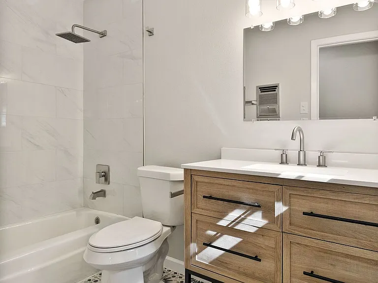 609 S Farmington Rd — Photo 13