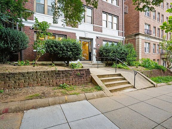 2nd image of 1919 19th St NW APT 102