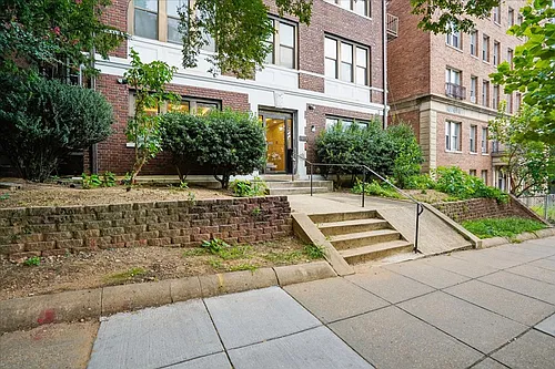 Floor plan 202
