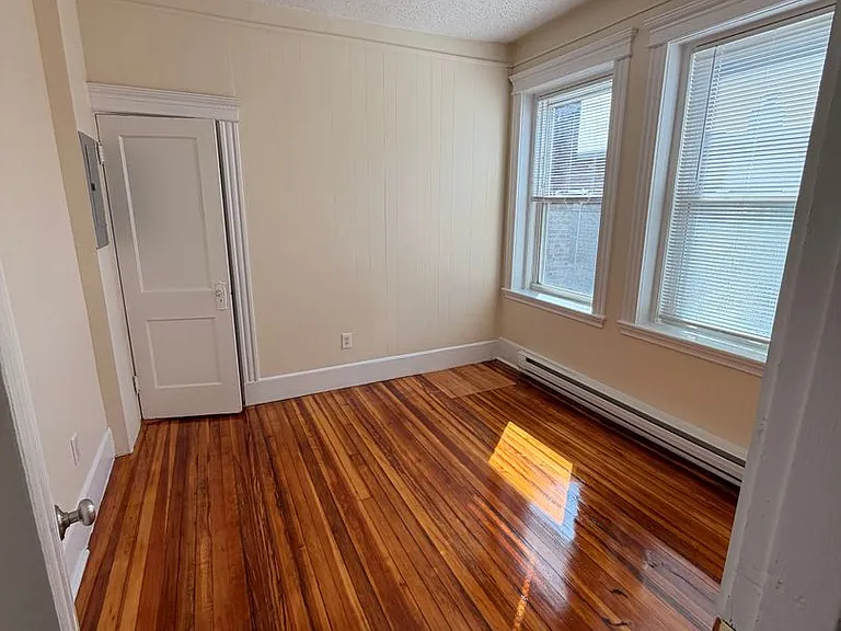 883 Huntington Ave #11 — Photo 2
