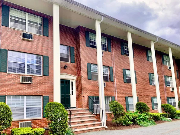 1 Viking Ct, Arlington, MA 02474
