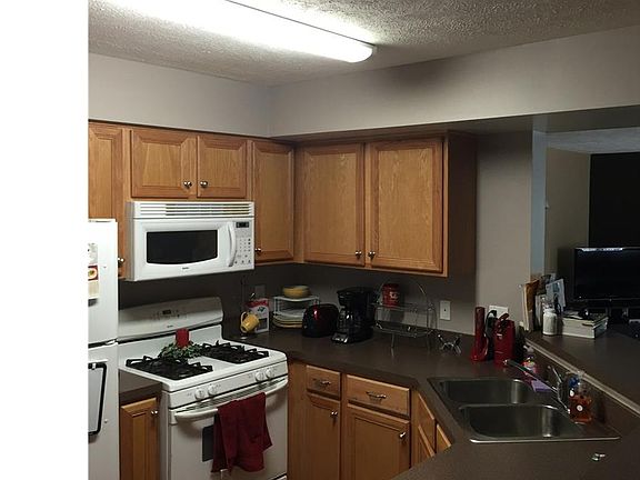 2nd image of 15504 Foxglove Ln