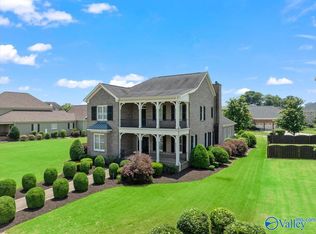 14 King Georges Way SW, Huntsville, AL 35824