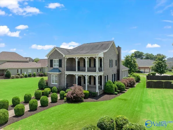 14 King Georges Way SW, Huntsville, AL 35824