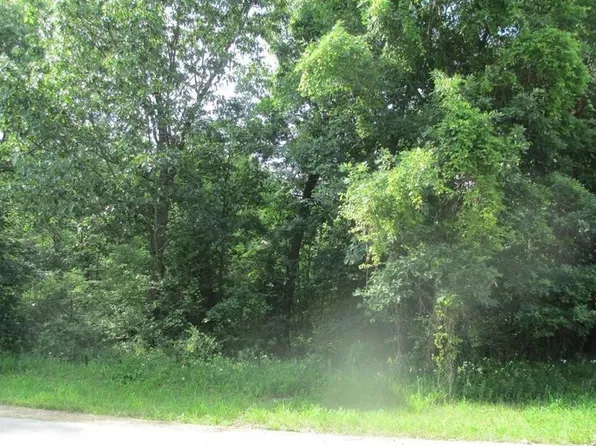 5724 Sandstone Dr, Wheatfield, IN 46392