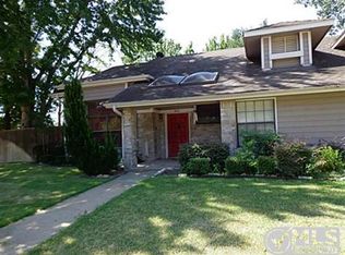 402 Trail View Ln, Garland, TX 75043