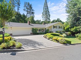 10 Fleetwood Ct, Orinda, CA 94563