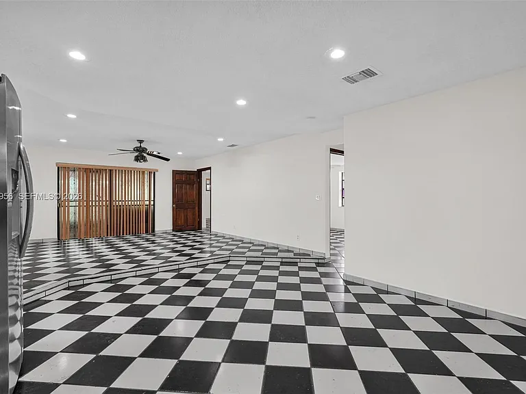 81 NW 41st St #2 — Photo 6