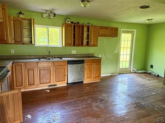 3rd image of 7793 Camroden Rd