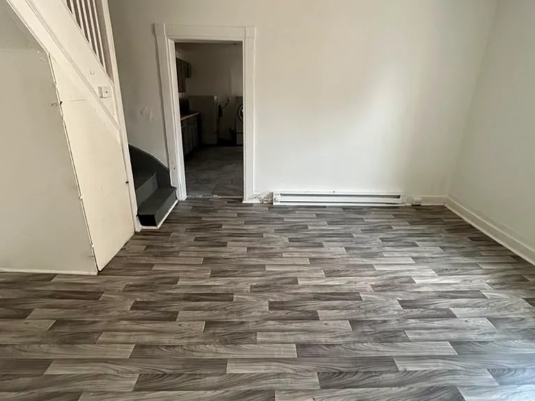 148 E Washington St — Photo 10