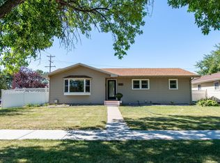 1625 17th St S, Fargo, ND 58103
