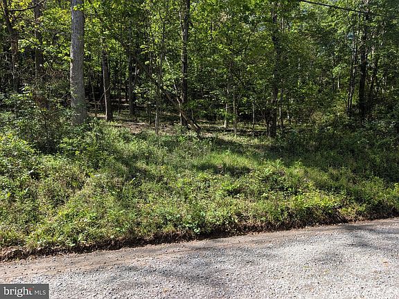 3rd image of 301 Bottom Rd