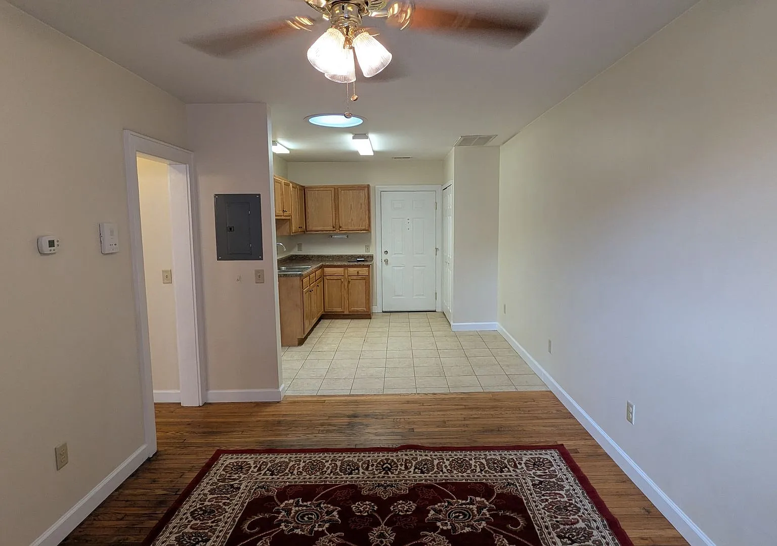 42 Charles Ave SE — Photo 3