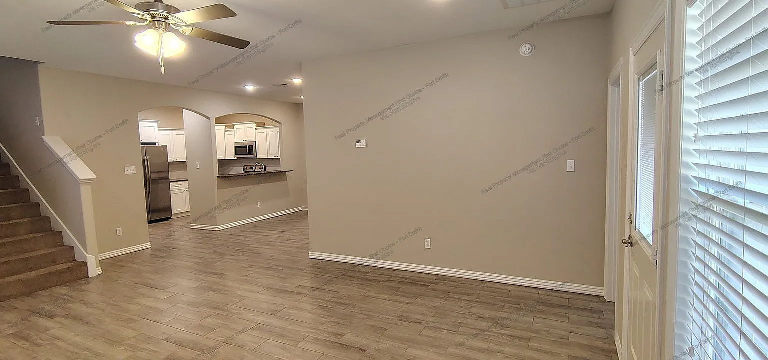 3 bed, 2.0 bath, 1670 sqft, $1,649 — Photo 2