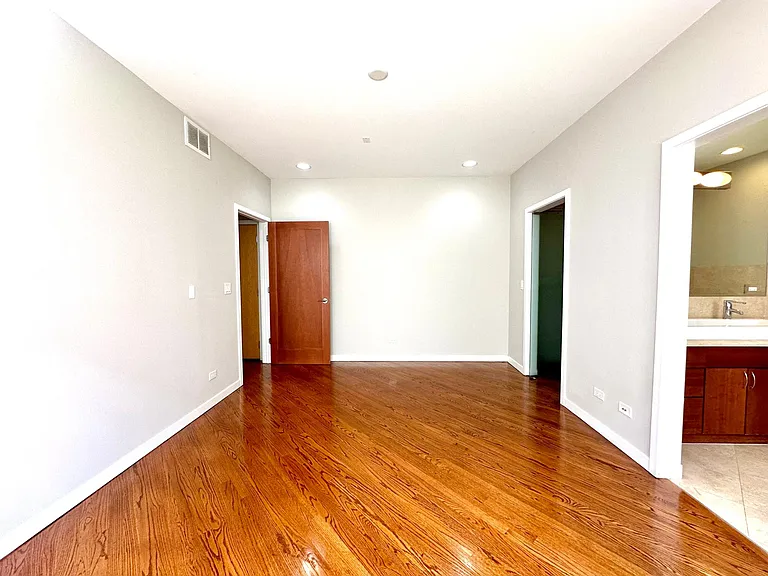 1635 W Cortland St #301 — Photo 24