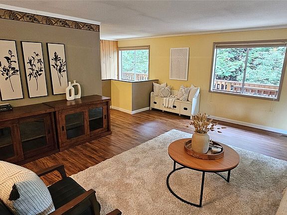 3rd image of 4605 S 150th Street