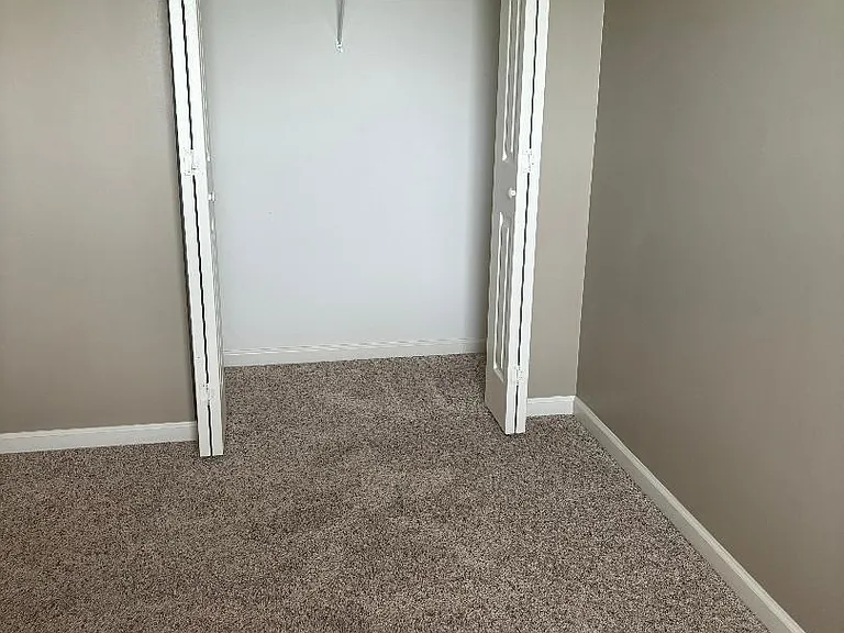 420 Lynrose Ct — Photo 35